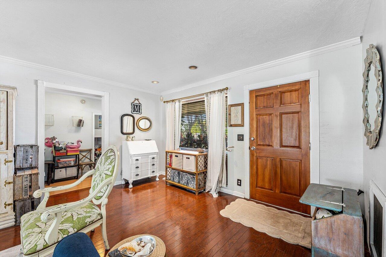 102 Northeast 22nd Street Delray Beach, FL 33444 - Photo 6 of 28 Front door