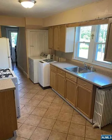 $1,850 | 112 Paris Avenue, Unit E, Northvale, NJ 07647