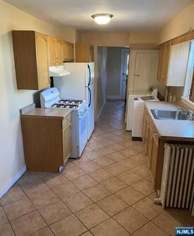 $1,850 | 112 Paris Avenue, Unit E, Northvale, NJ 07647