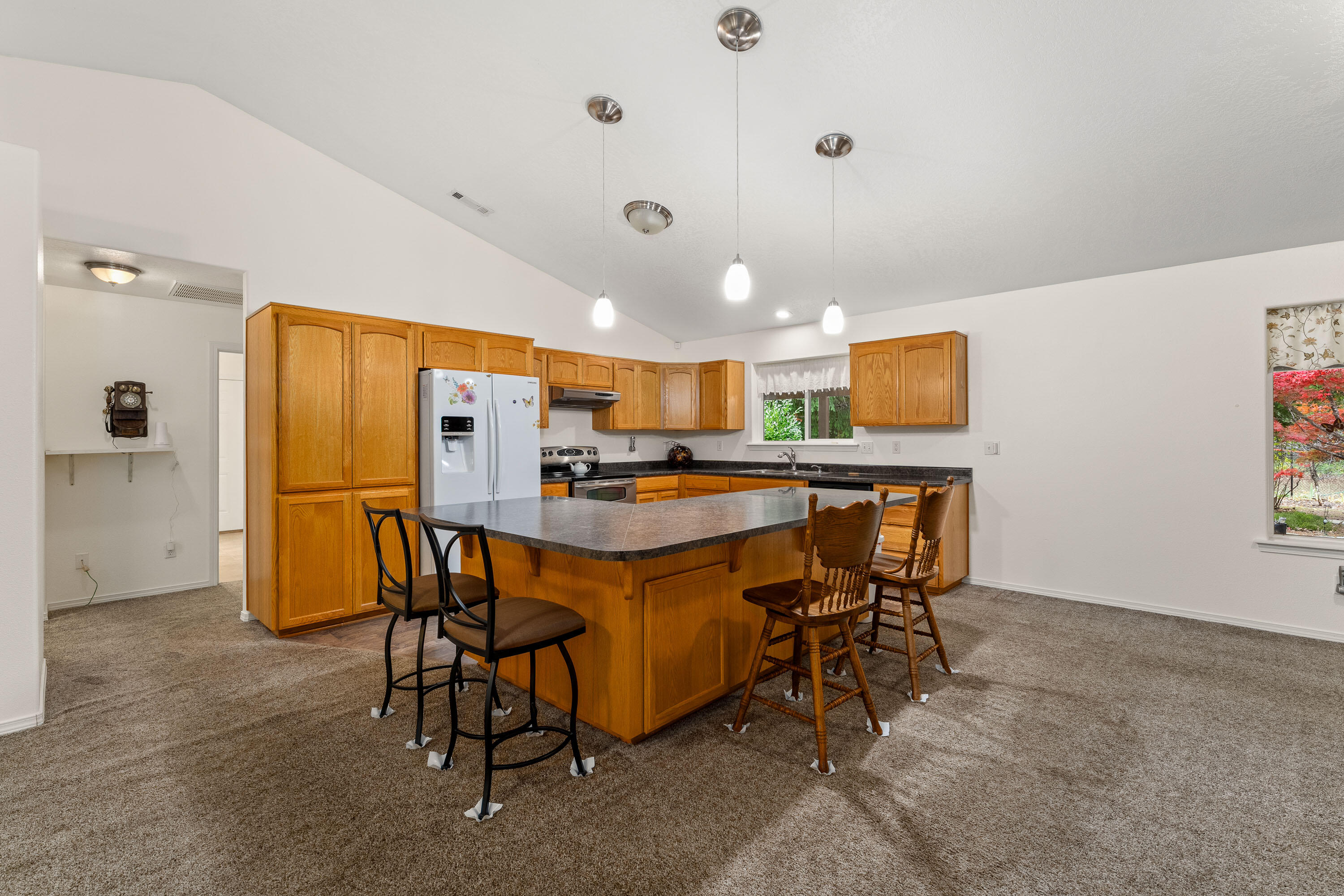 335 Cornett Lane Cave Junction, OR 97523 - Photo 11 of 55 Kitchen