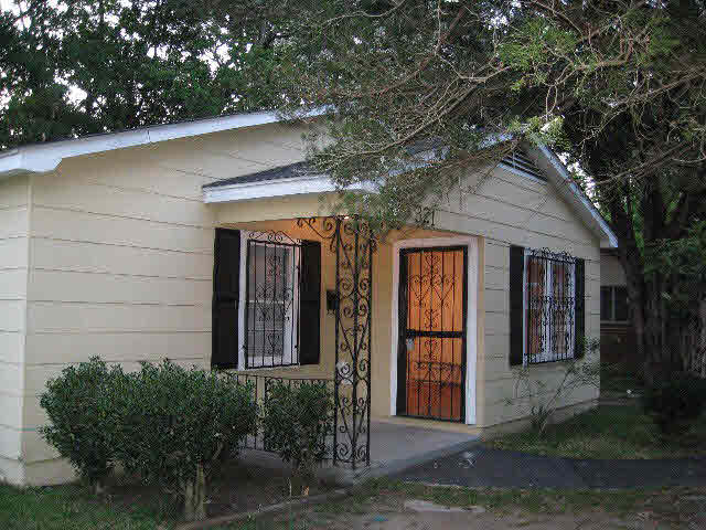 321 Snyder Drive Mobile, AL 36610 - Photo 2 of 21