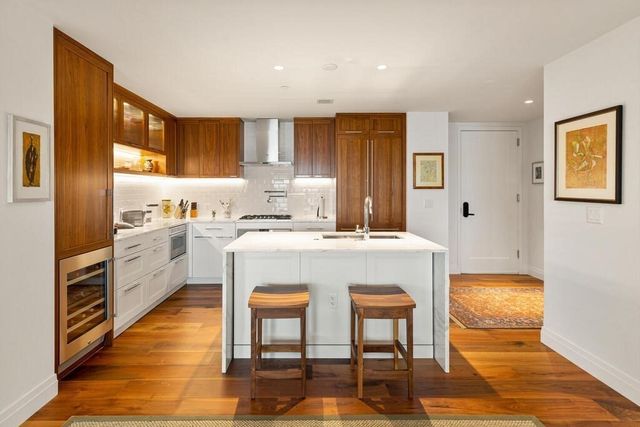 $3,300,000 | 300 Pier 4 Blvd., Unit 8F, Boston, MA 02210