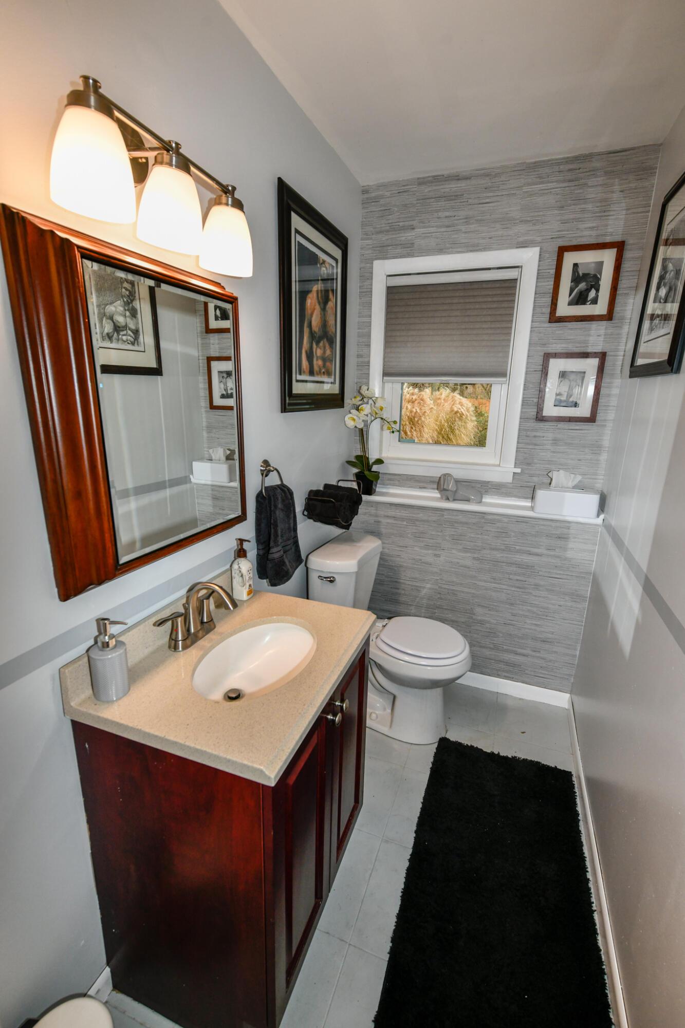 894 Afton Road Columbus, OH 43221 - Photo 17 of 33 Updated 1/2 Bath: 4'x7'