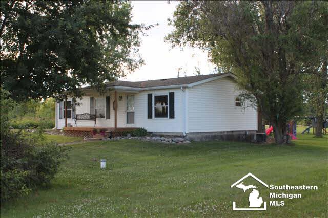 3442 West Newburg Road Carleton, MI 48117 - Photo 3 of 20 Gallery Image 3