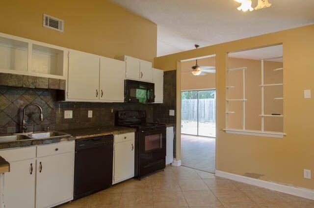 156 Manchester Road Summerville, SC 29486 - Photo 5 of 12 156 Manchester-8