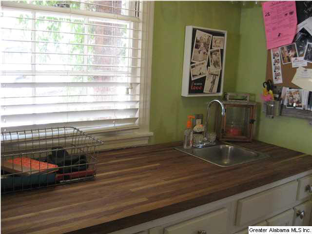 3553 Victoria Road Mountain Brook, AL 35223 - Photo 11 of 32