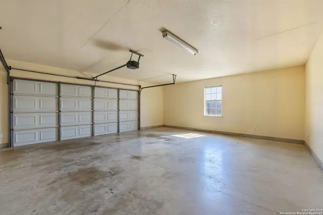 $419,900 | 1095 Stallion Springs Drive, Fischer, TX 78623