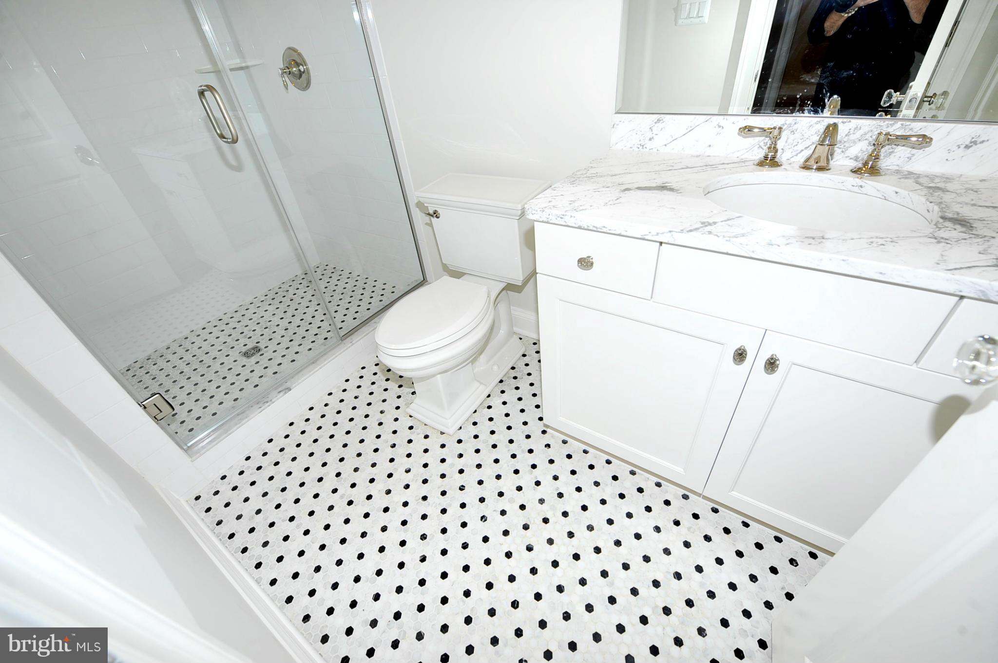 5506 Lambeth Road Bethesda, MD 20814 - Photo 28 of 30 Bath