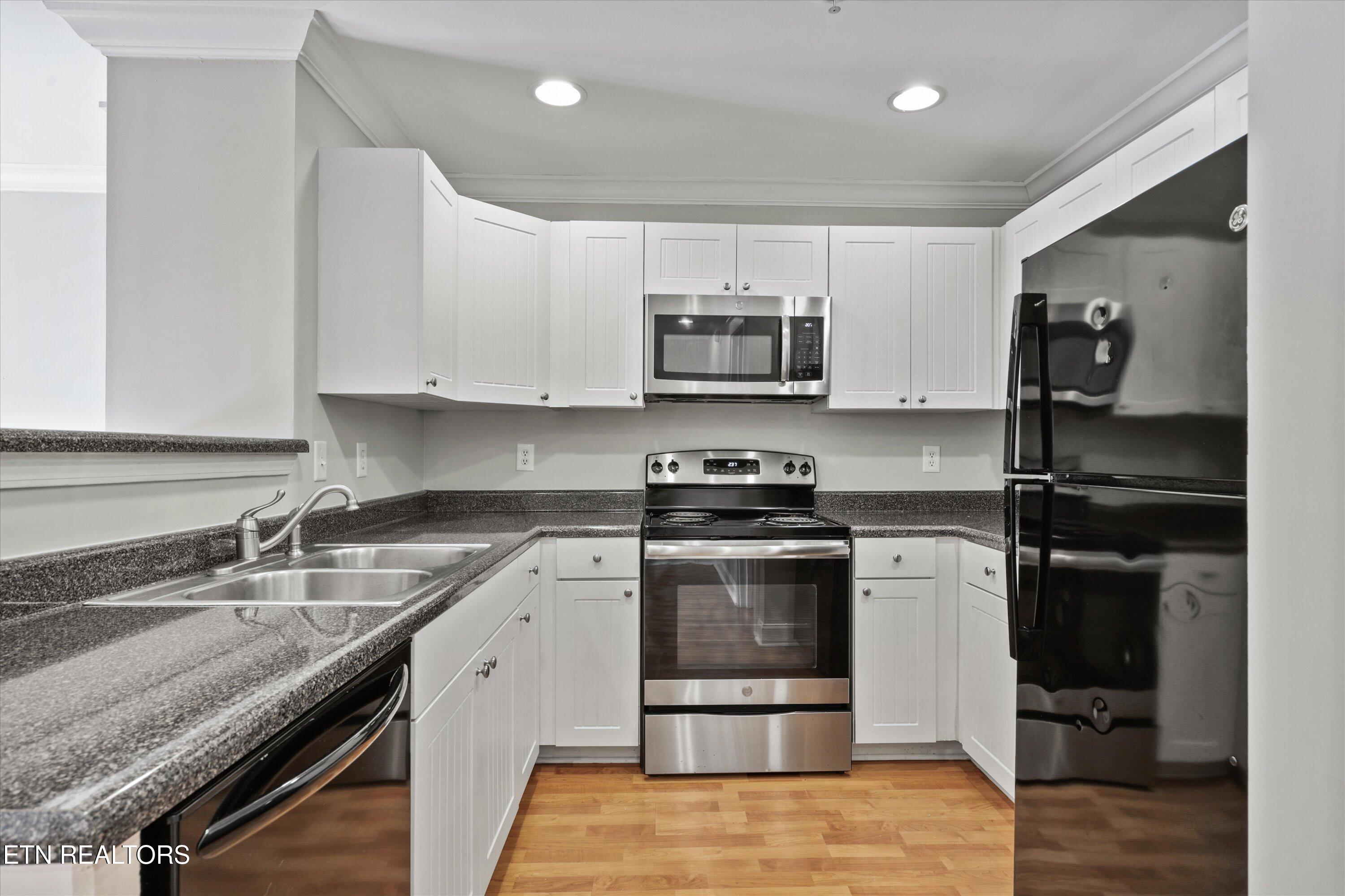 1121 Tree Top Way, Unit 1422 Knoxville, TN 37920 - Photo 6 of 29 IMG_6787