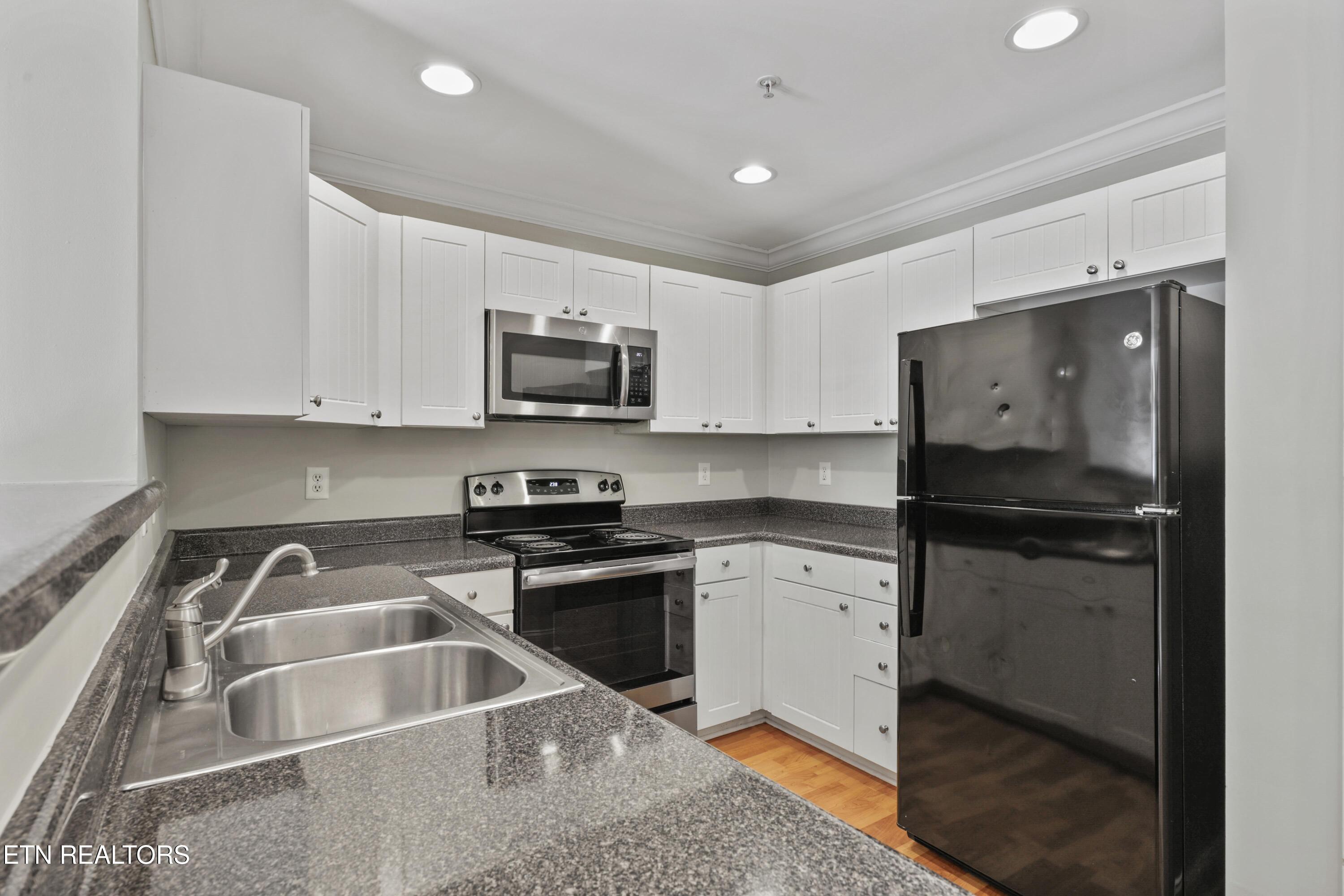 1121 Tree Top Way, Unit 1422 Knoxville, TN 37920 - Photo 7 of 29 IMG_6801