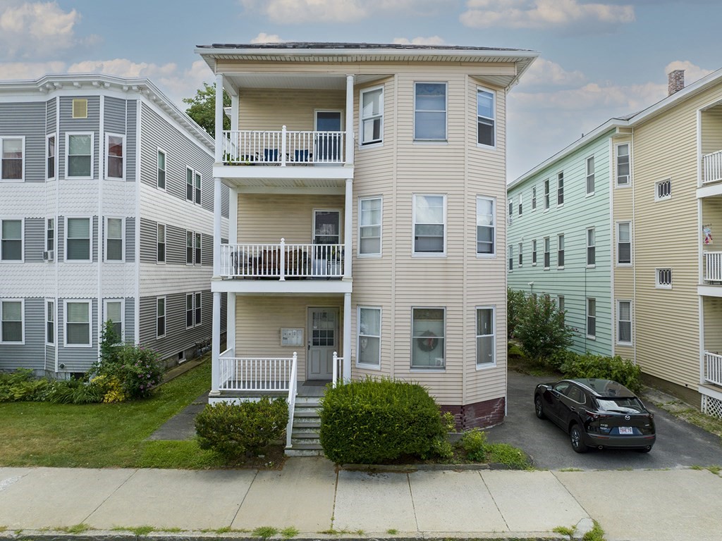 118 Elm Street Worcester, MA 01609 - Photo 1 of 1