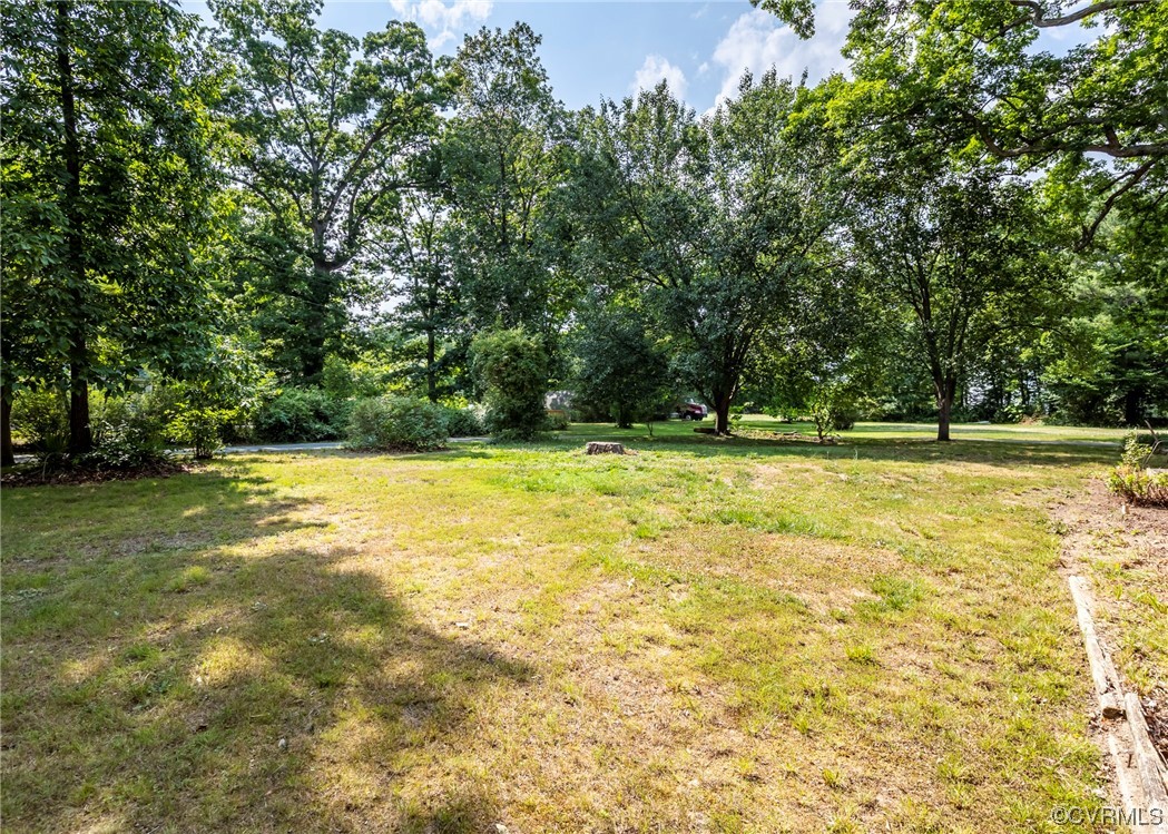 7654 Elkhardt Road Richmond, VA 23225 - Photo 7 of 48 View of yard