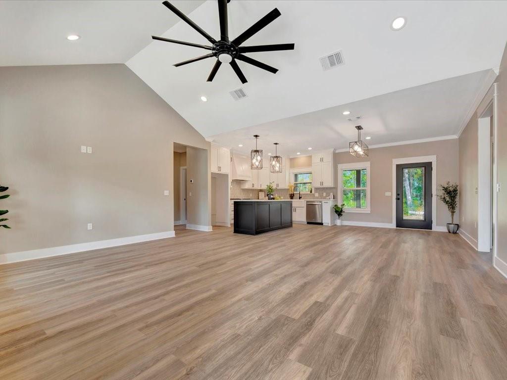 537 C C Road Diboll, TX 75941 - Photo 6 of 37