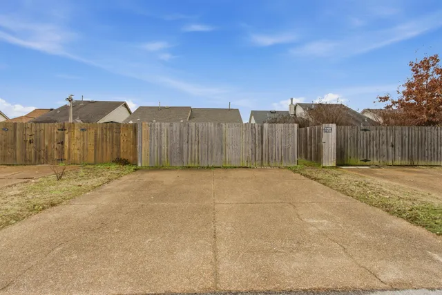 $1,595 | 6856 Wrigley Drive, Cordova, TN 38018