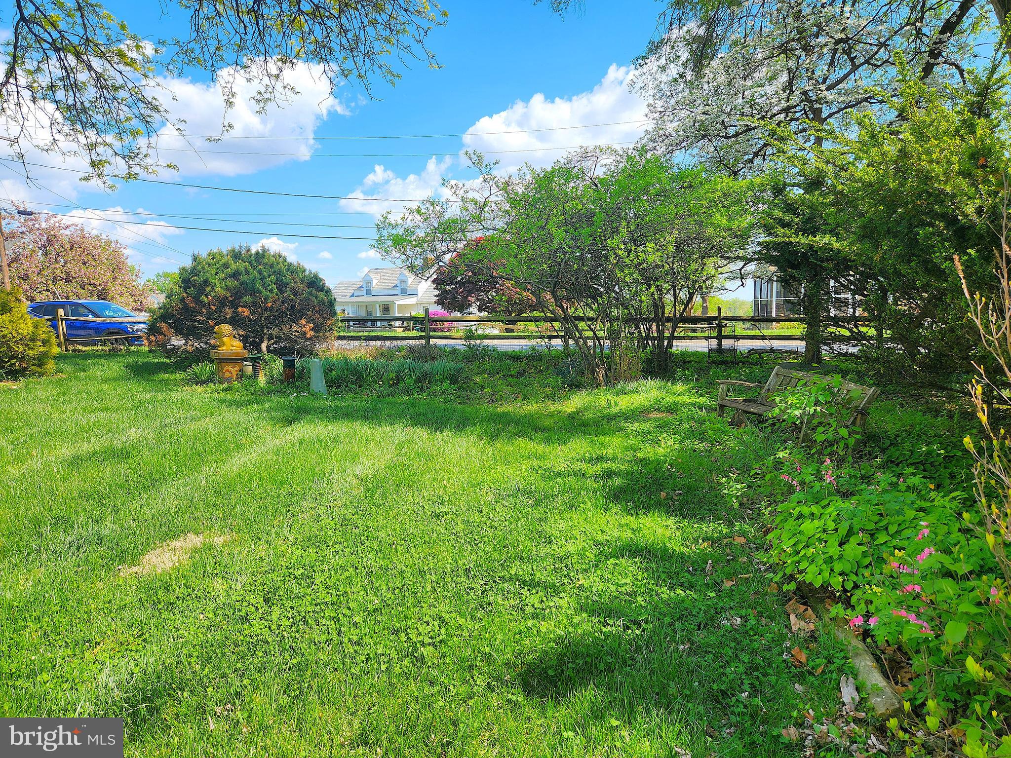 2008 Hillcrest Road Baltimore, MD 21207 - Photo 7 of 22 Side & Rear Yard