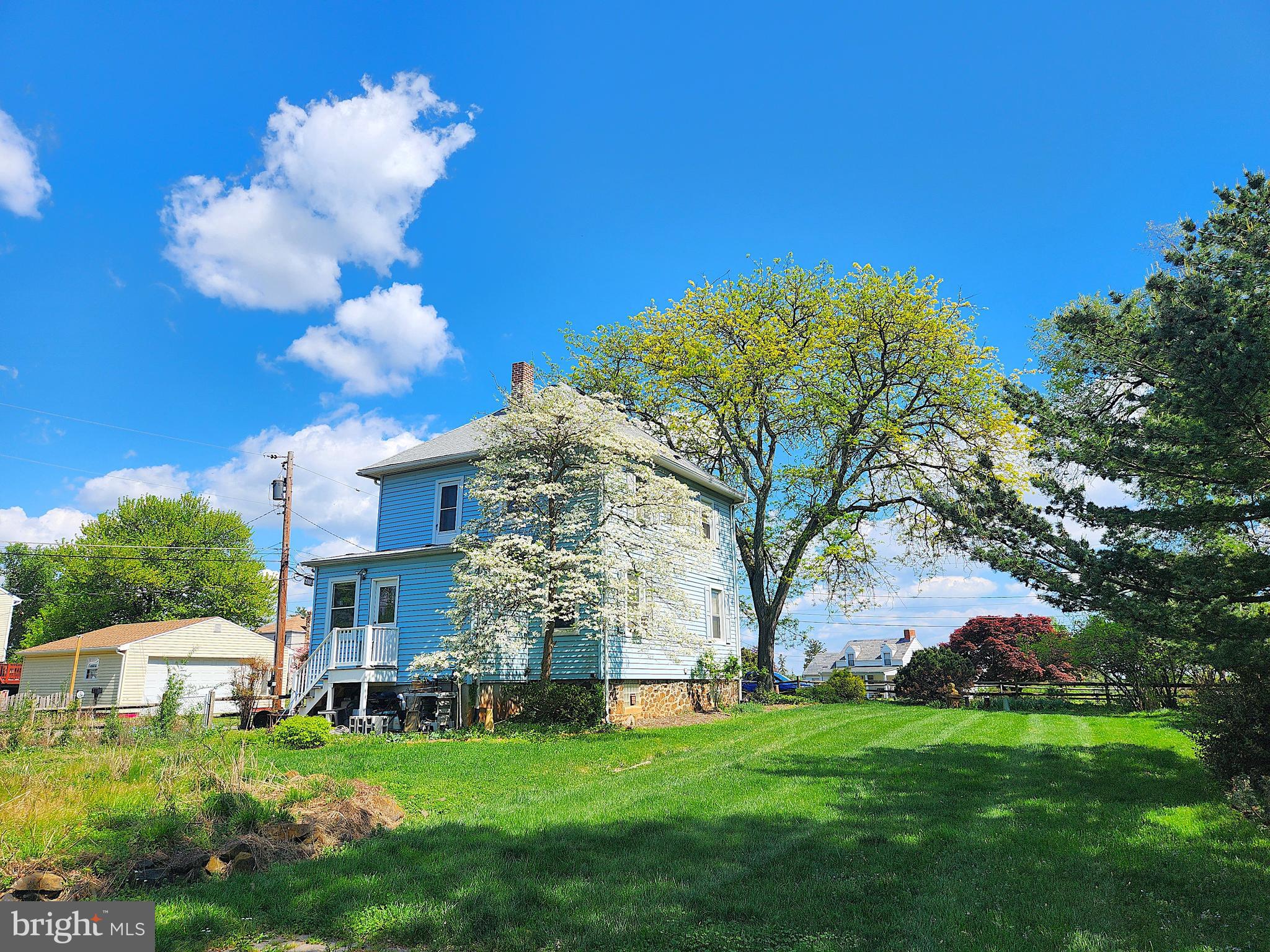 2008 Hillcrest Road Baltimore, MD 21207 - Photo 8 of 22 Side & Rear Yard