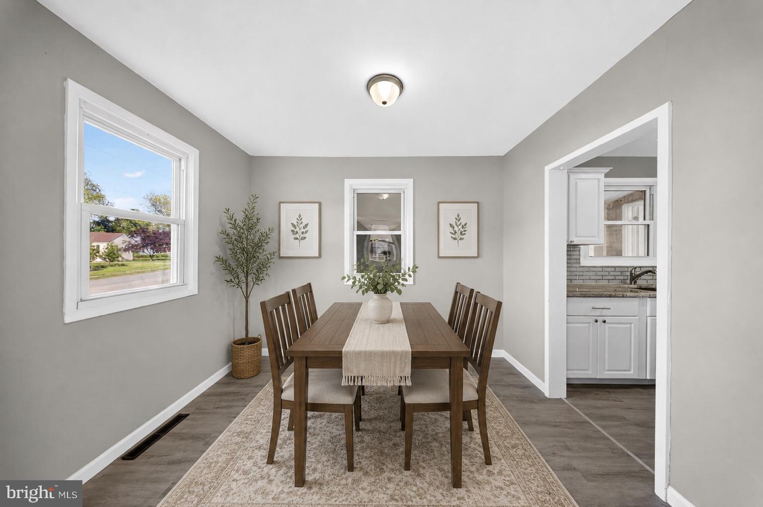 127 Hunn Road New Castle, DE 19720 - Photo 5 of 21 Dining room - virtually staged