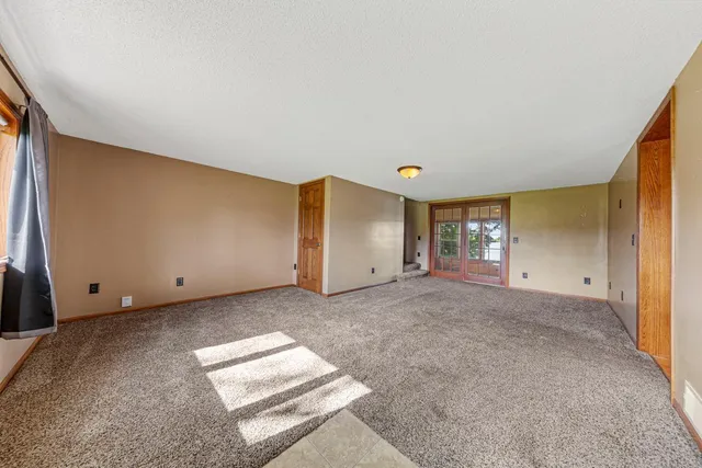 $549,999 | 8325 Hennepin Way, Morristown, MN 55052