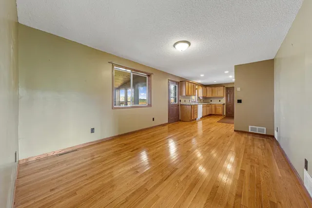 $549,999 | 8325 Hennepin Way, Morristown, MN 55052