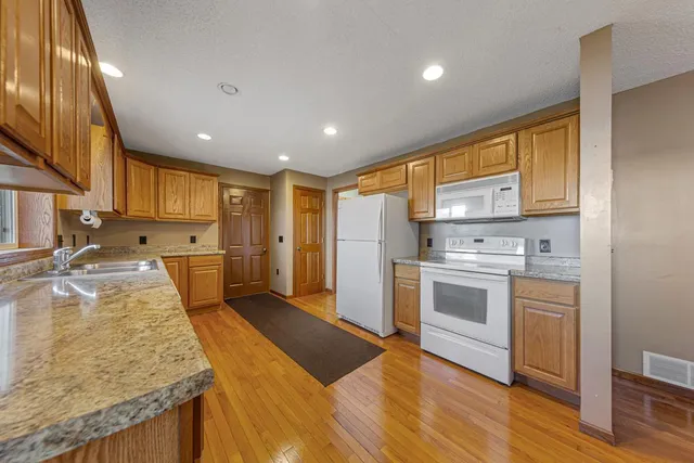 $549,999 | 8325 Hennepin Way, Morristown, MN 55052