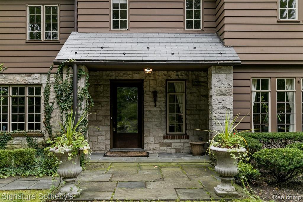 920 East Long Lake Road Bloomfield Hills, MI 48304 - Photo 2 of 47