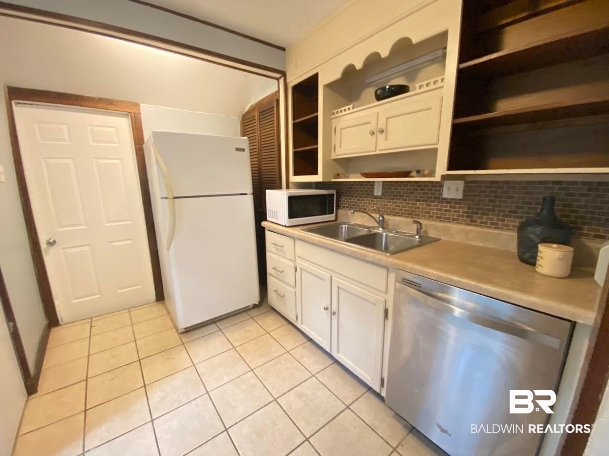 157 Pinehill Drive Mobile, AL 36606 - Photo 12 of 20