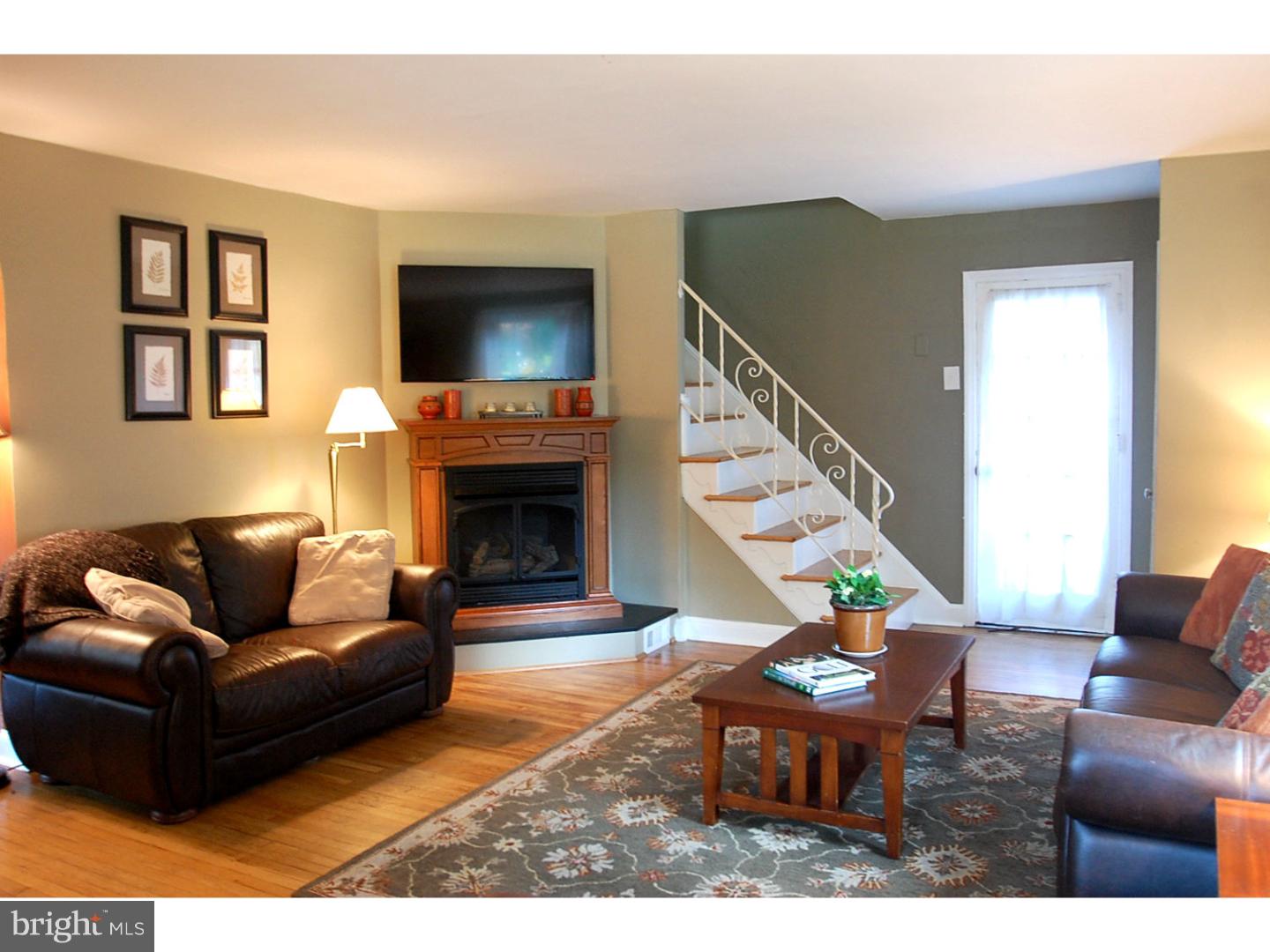 607 Covington Road Havertown, PA 19083 - Photo 2 of 22 Living Room