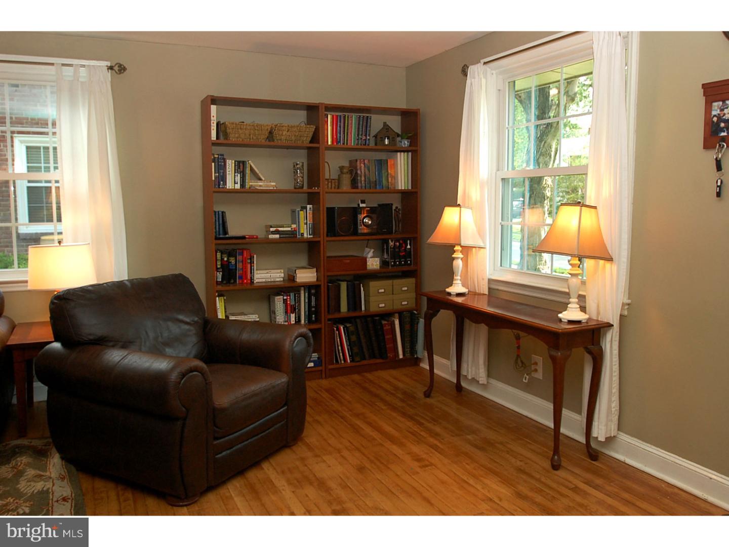 607 Covington Road Havertown, PA 19083 - Photo 4 of 22 Living Room