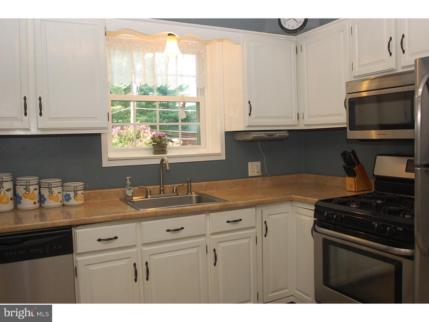 607 Covington Road Havertown, PA 19083 - Photo 8 of 22 Kitchen