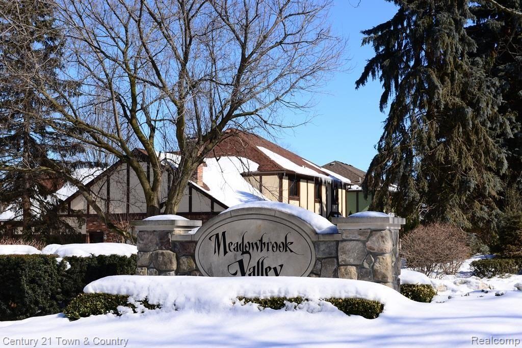 724 Stanford Circle Rochester, MI 48309 - Photo 50 of 50 New Meadowbrook Valley Sign 2.jpg