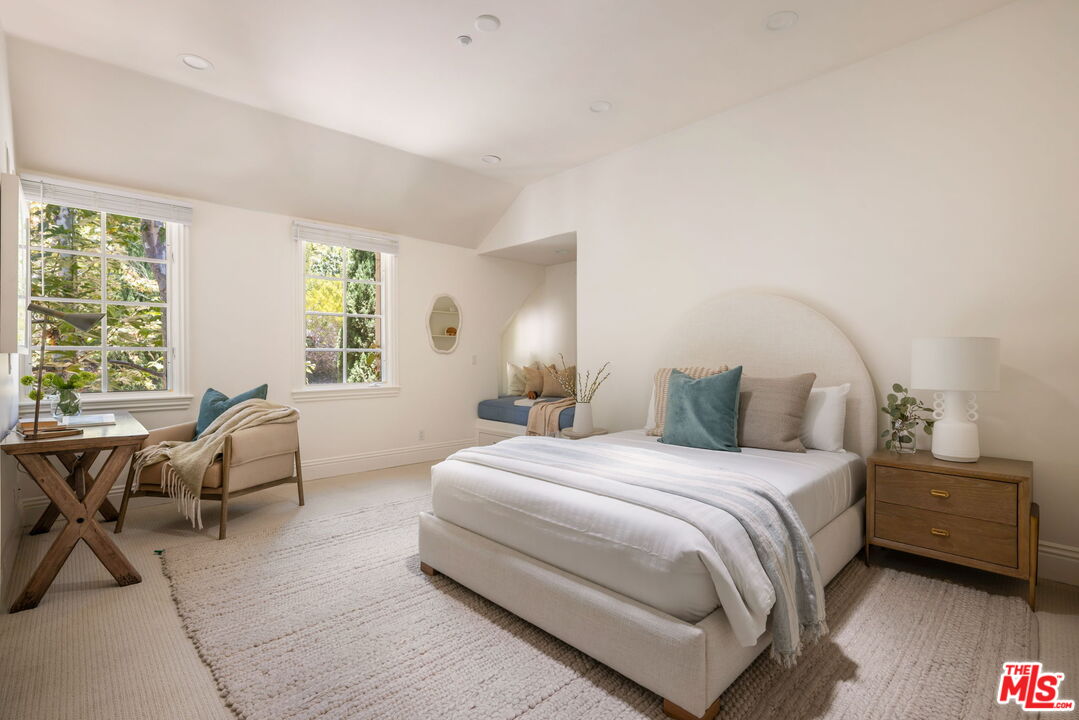 12801 Chalon Road Los Angeles, CA 90049 - Photo 24 of 36 Gallery Image 24