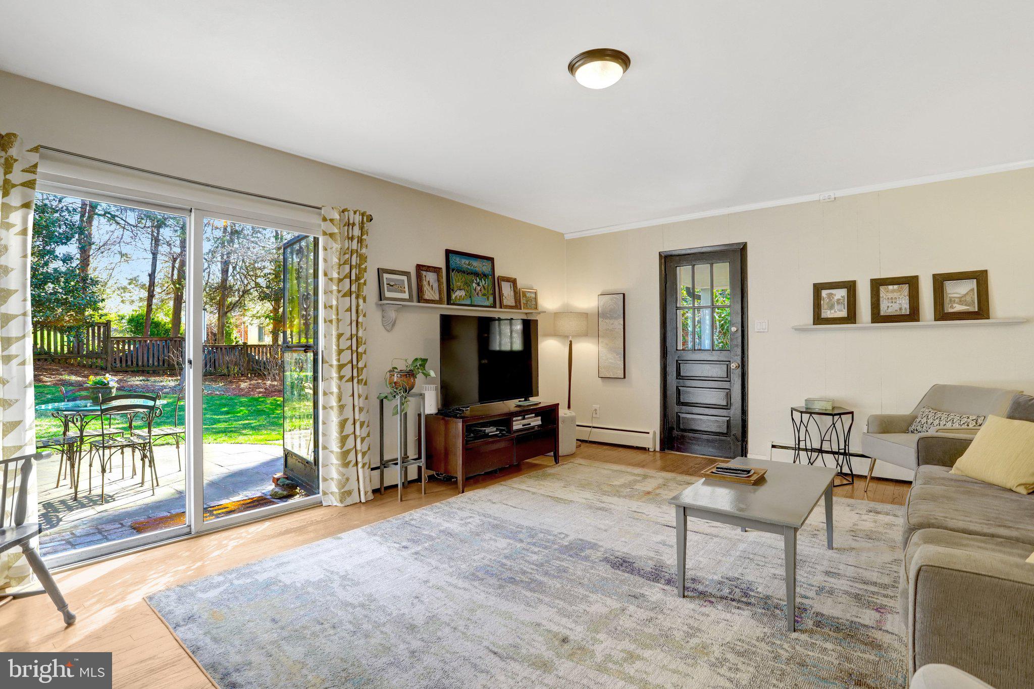 3657 Military Road Arlington, VA 22207 - Photo 19 of 63 Family Room