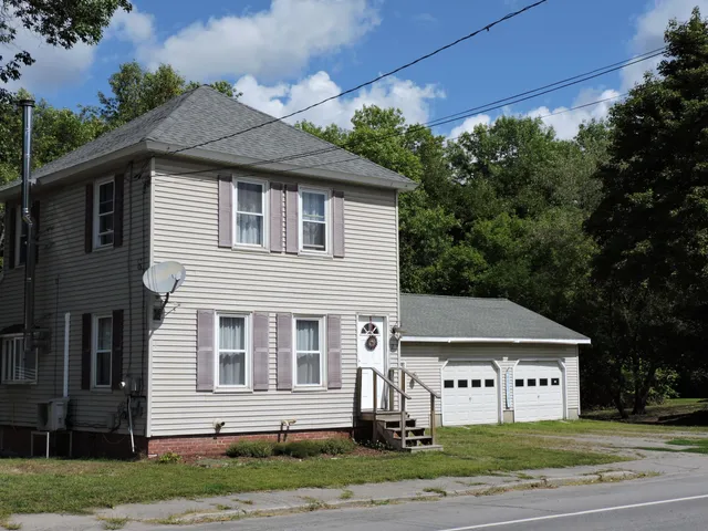 $269,000 | 17 Baker Street, Clinton, ME 04927