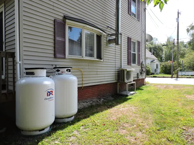 $269,000 | 17 Baker Street, Clinton, ME 04927