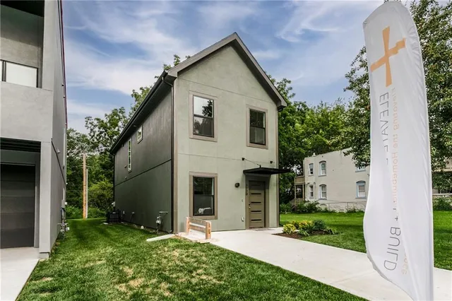 $275,000 | 3320 Tracy Avenue, Kansas City, MO 64109