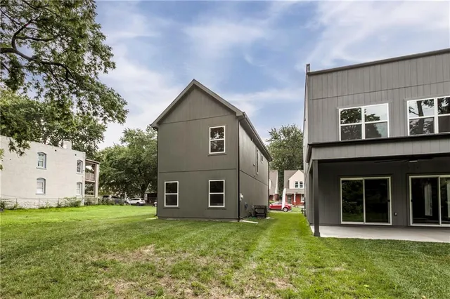 $275,000 | 3320 Tracy Avenue, Kansas City, MO 64109