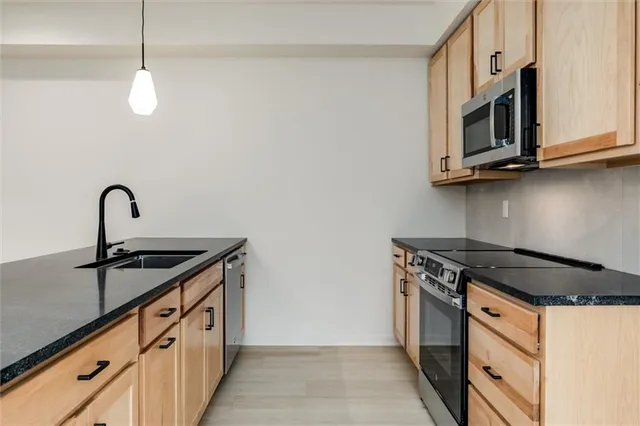 $275,000 | 3320 Tracy Avenue, Kansas City, MO 64109