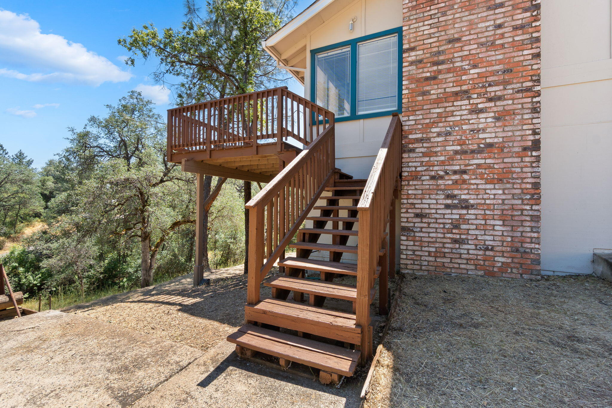 8741 Prospectors Road Redding, CA 96001 - Photo 41 of 60 Stairs
