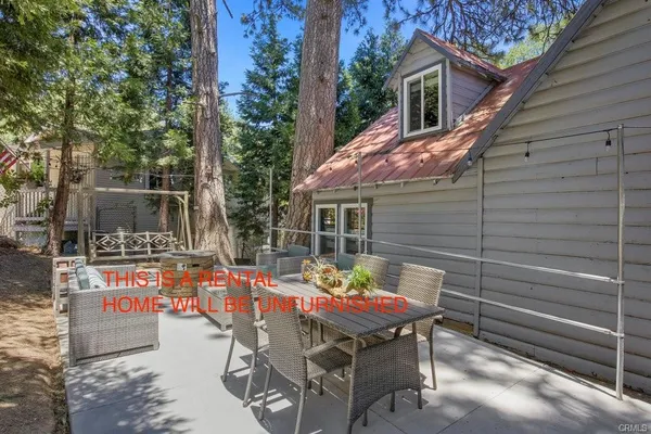 $2,700 | 23882 Springwater Road, Crestline, CA 92325
