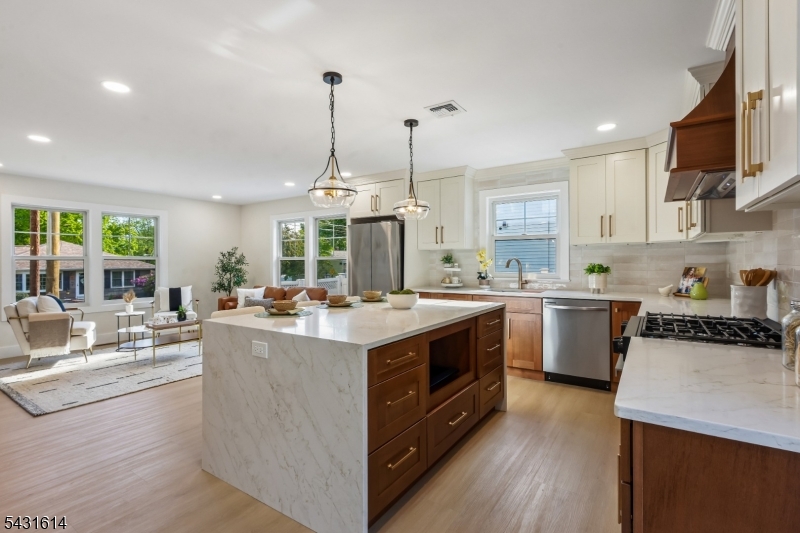 10 Rose Street Edison, NJ 08817 - Photo 6 of 48