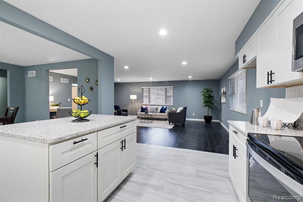3325 John R Road Rochester Hills, MI 48307 - Photo 9 of 25