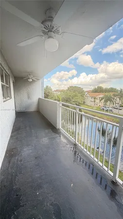 $2,600 | 9375 Fontainebleau Boulevard, Unit L304, Miami, FL 33172