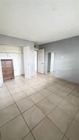 $2,600 | 9375 Fontainebleau Boulevard, Unit L304, Miami, FL 33172