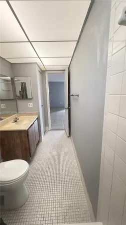 $2,600 | 9375 Fontainebleau Boulevard, Unit L304, Miami, FL 33172