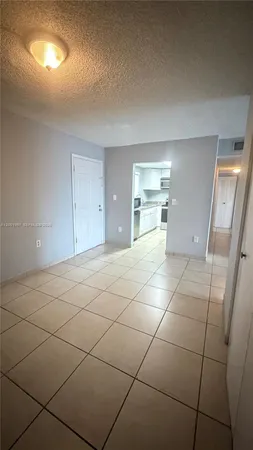 $2,600 | 9375 Fontainebleau Boulevard, Unit L304, Miami, FL 33172