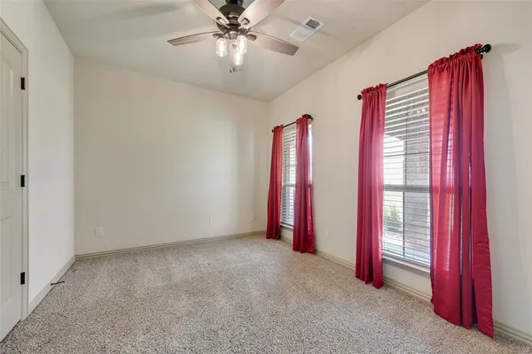 $569,999 | 2921 West Alamosa Drive, Terrell, TX 75160