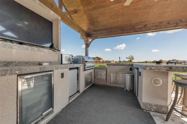 $569,999 | 2921 West Alamosa Drive, Terrell, TX 75160