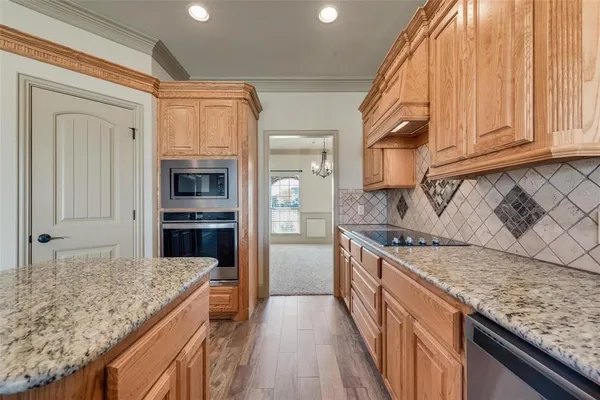 $569,999 | 2921 West Alamosa Drive, Terrell, TX 75160