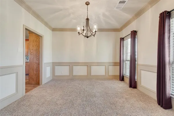 $569,999 | 2921 West Alamosa Drive, Terrell, TX 75160