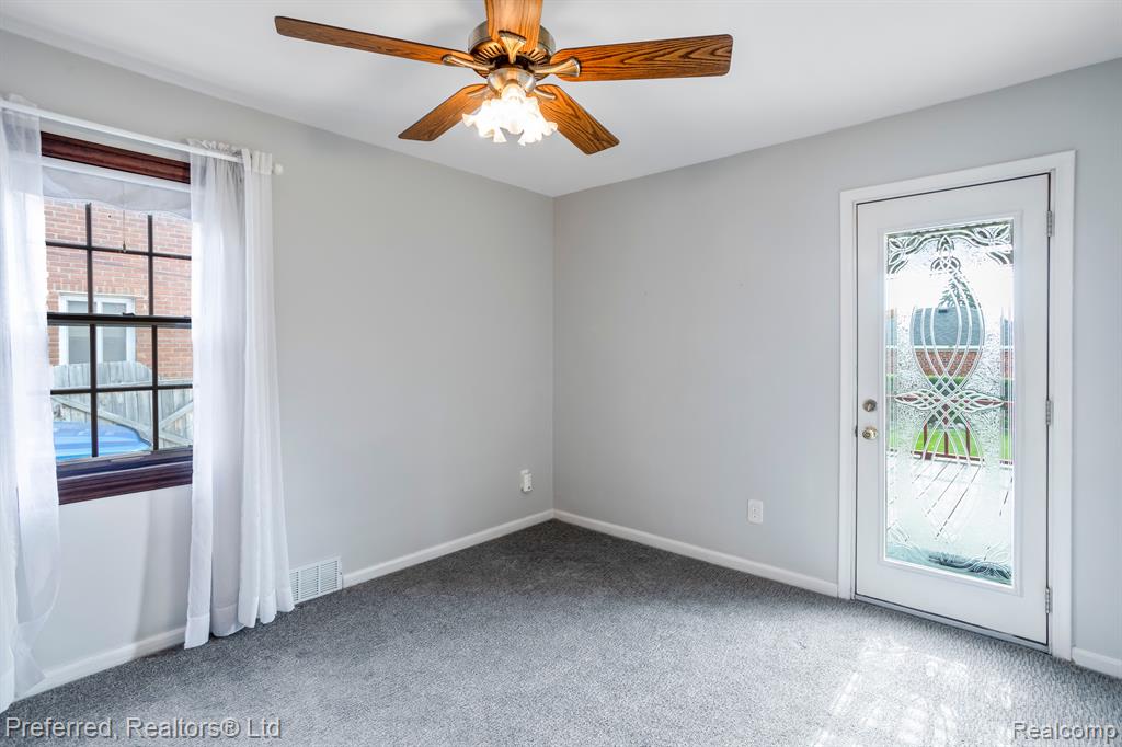 14725 Wick Road Allen Park, MI 48101 - Photo 13 of 27